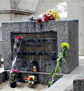 Jim Morrisons gravsted på Pére Lachaise kirkegården i Paris.